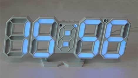 Яркие настольно-настенные часы VST-883